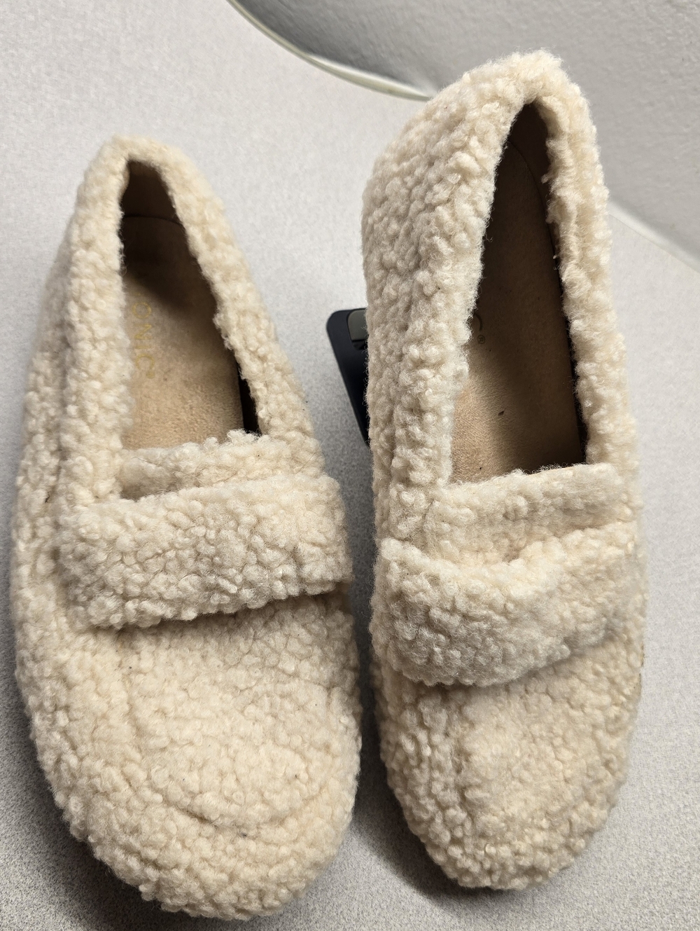 Vionic Cozy Faux Shearling Loafers Cream Comfort Slip On US 9 - Picture 3 of 8